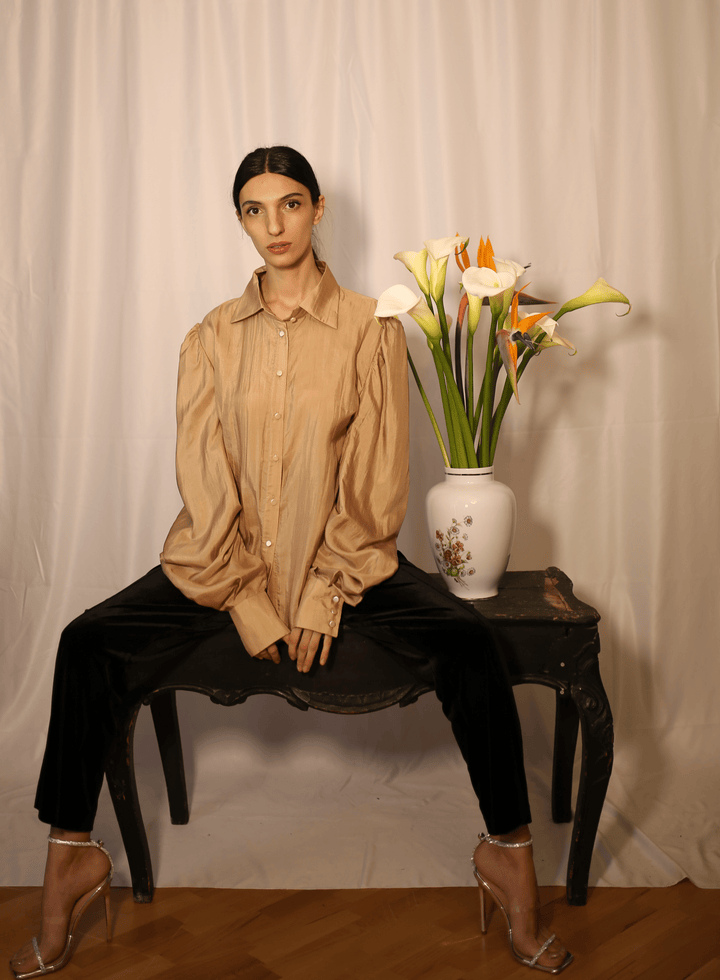 Hand dyed natural mulberry silk elegant shirt with ivory pearl vintage buttons - Baleni