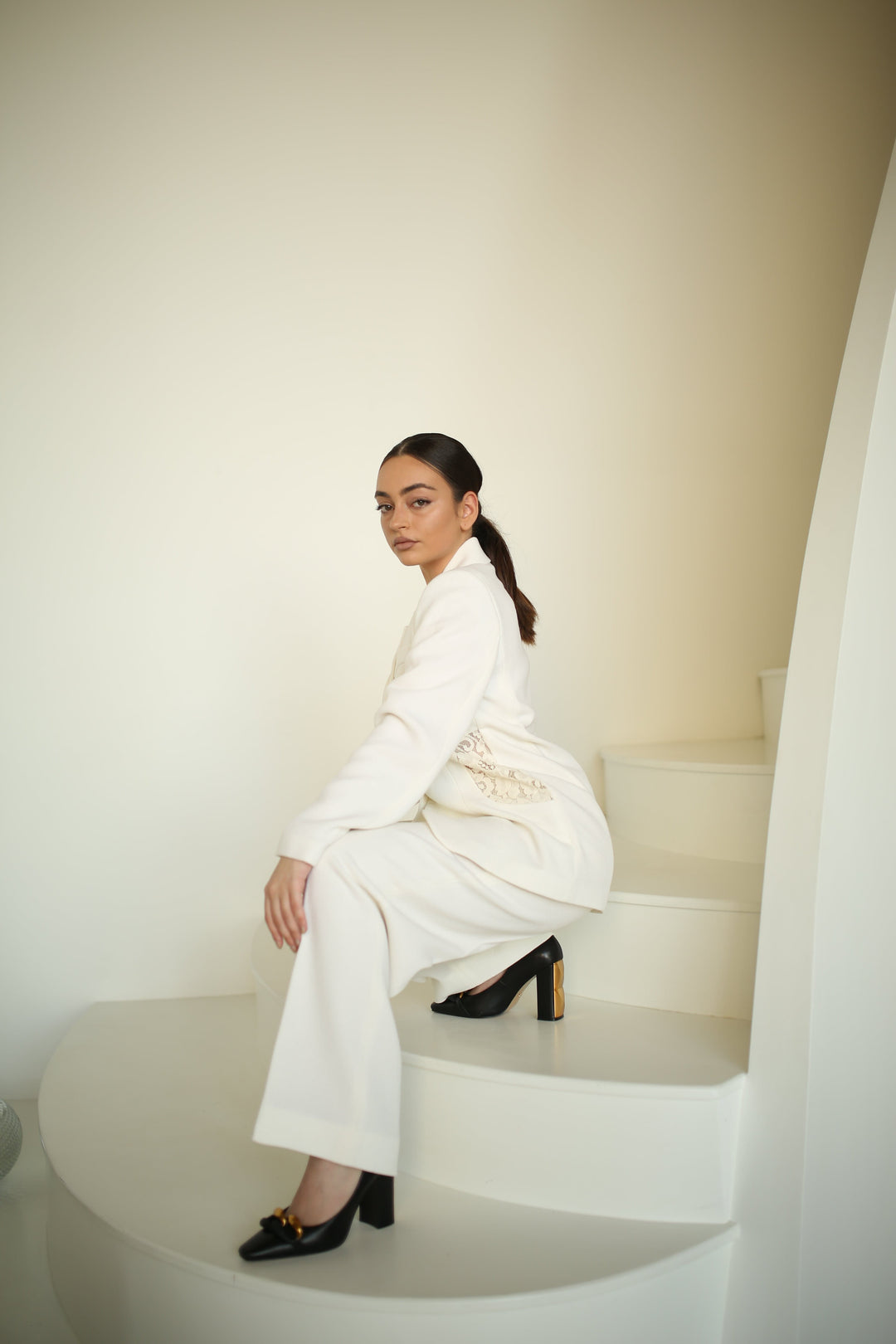 Laced Doublewave Crepe Single-Breasted Trousers Ensemble