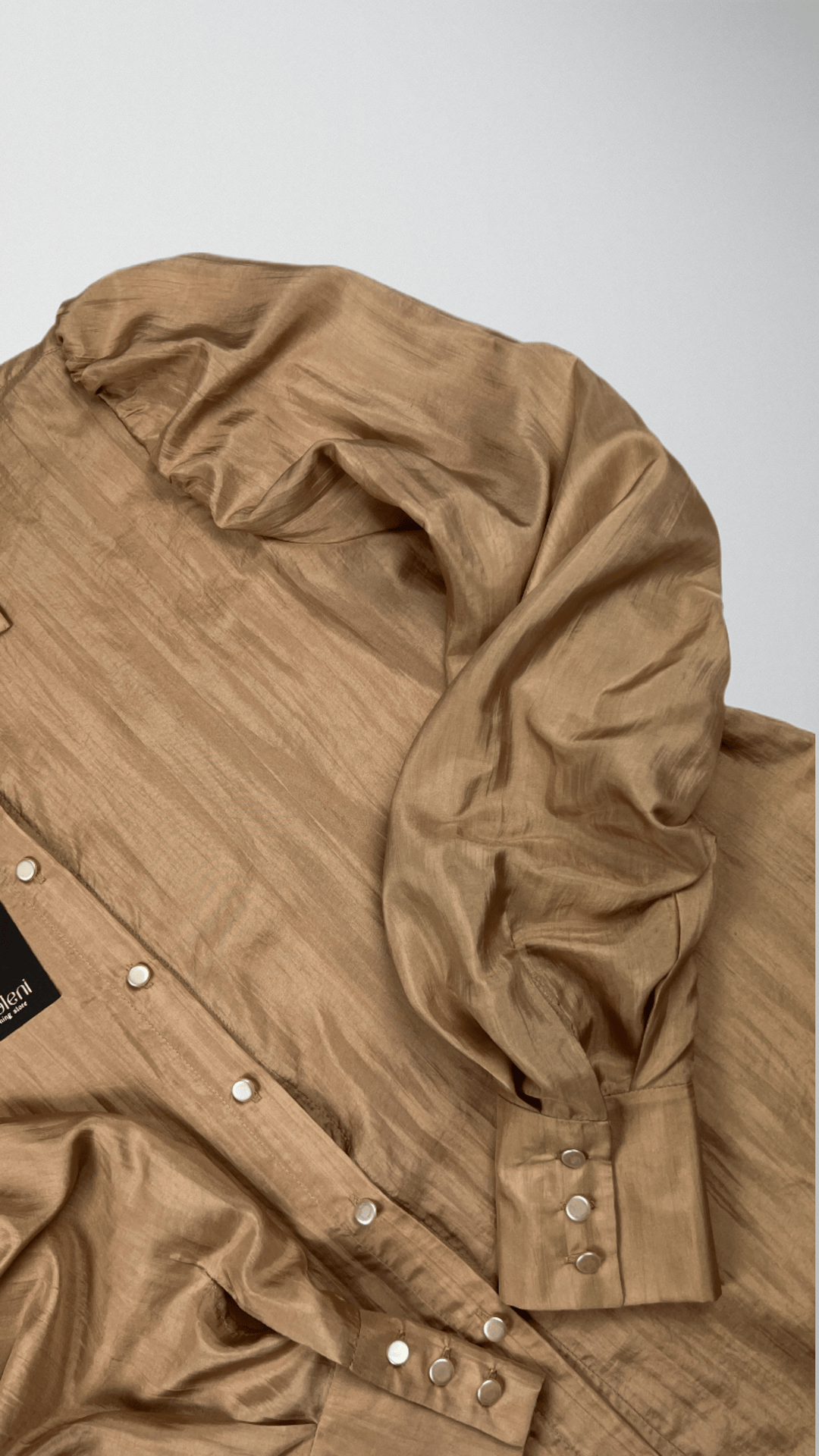 Hand dyed natural mulberry silk elegant shirt with ivory pearl vintage buttons - Baleni